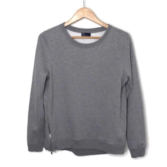 GAP Tops - Gap • Grey Crew Neck Sweatshirt Size Large